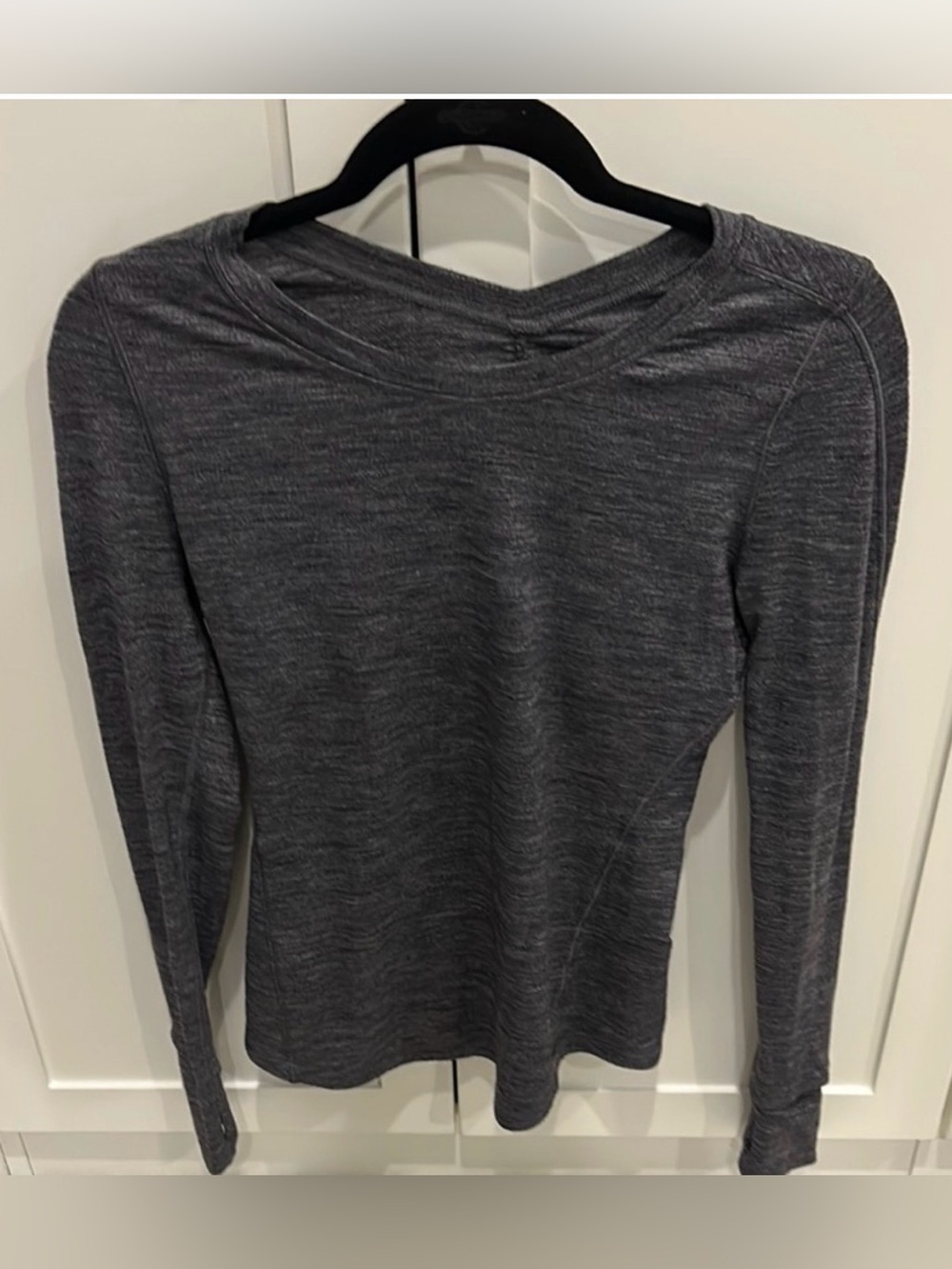Lululemon gray long sleeve top. Size 6. Excellent condition.